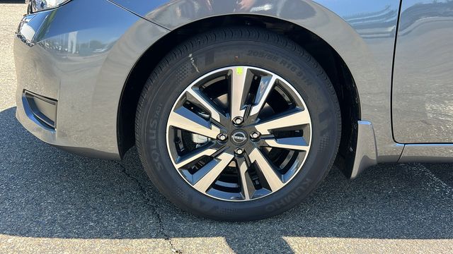 2025 Nissan Versa Sedan SV - Photo 10