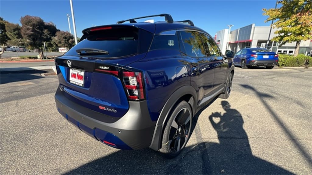 New 2026 Nissan Kicks SR SUV