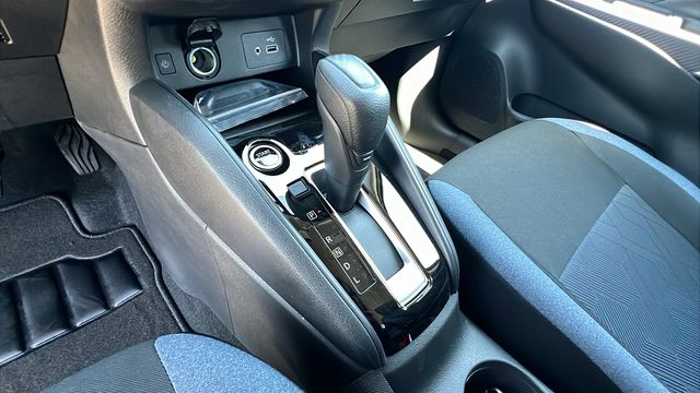 2025 Nissan Versa Sedan SV - Photo 23