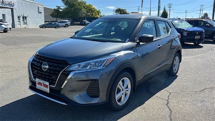 2025 Nissan Kicks Play S SUV