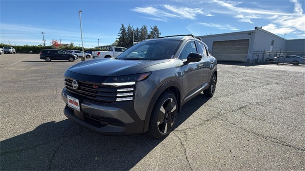 New 2026 Nissan Kicks SR SUV