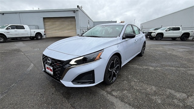 2025 Nissan Altima SR's photo