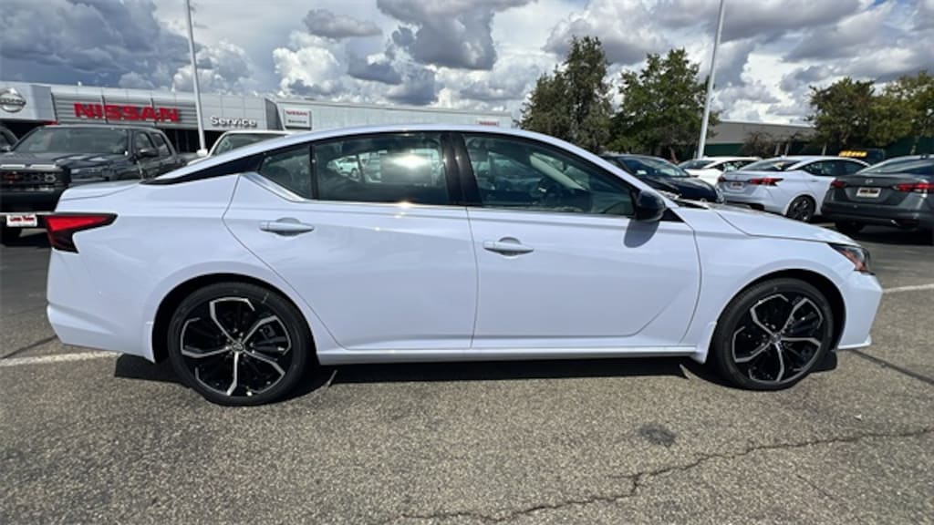 New 2025 Nissan Altima 2.5 SR Sedan