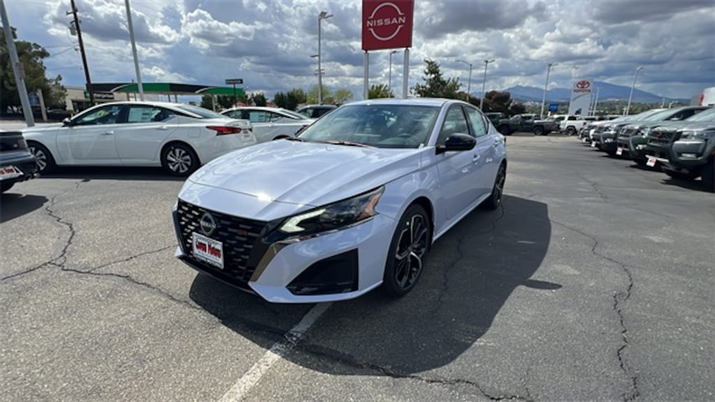 New 2025 Nissan Altima 2.5 SR Sedan