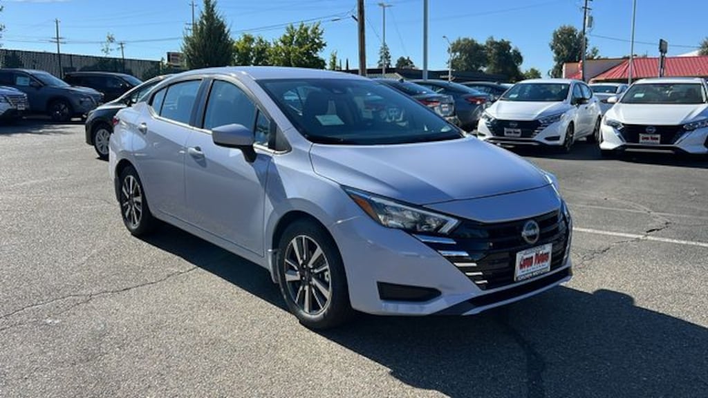 New 2025 Nissan Versa 1.6 SV Sedan