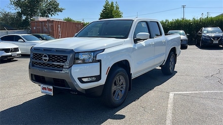 2025 Nissan Frontier SV Truck