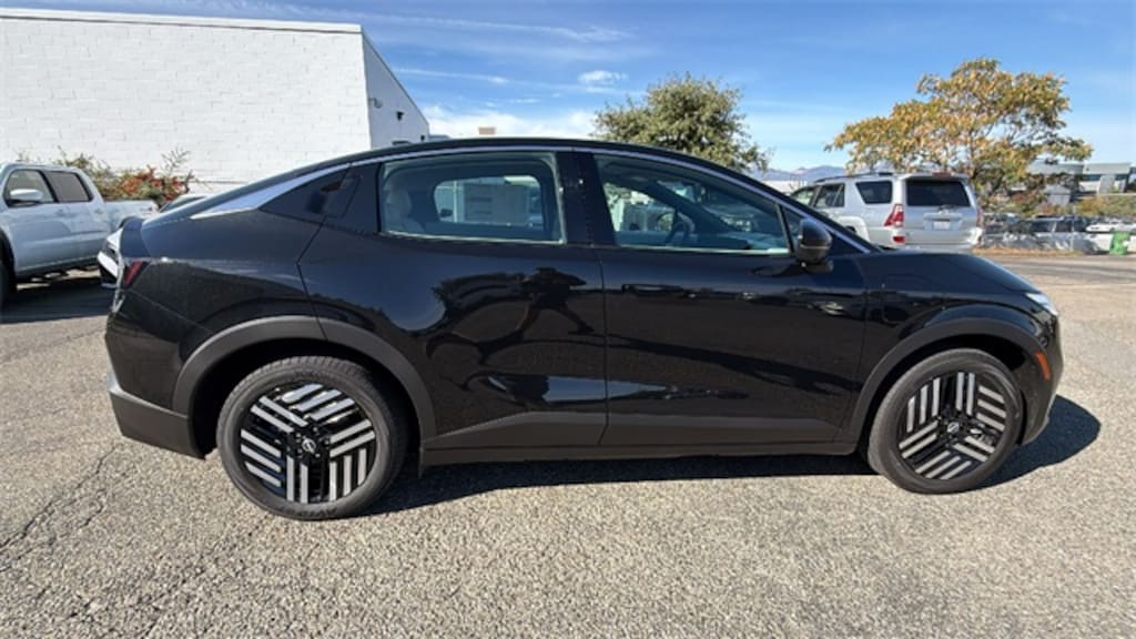 New 2026 Nissan Leaf  SUV