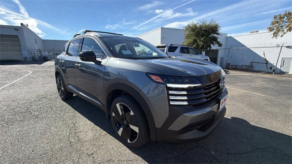 New 2026 Nissan Kicks SR SUV