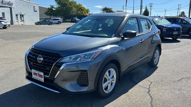 2025 Nissan KICKS PLAY Base