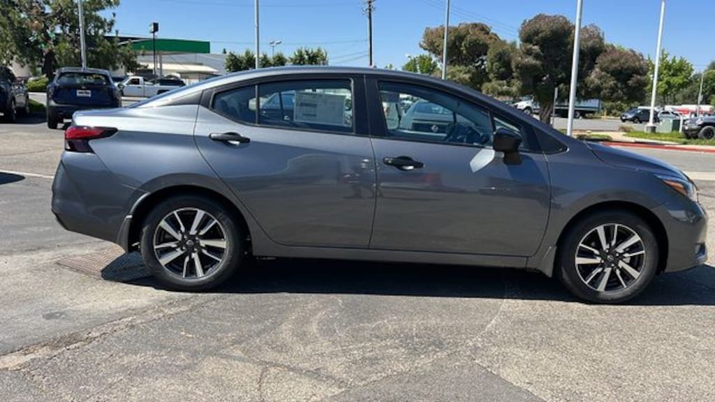 New 2025 Nissan Versa 1.6 S Sedan