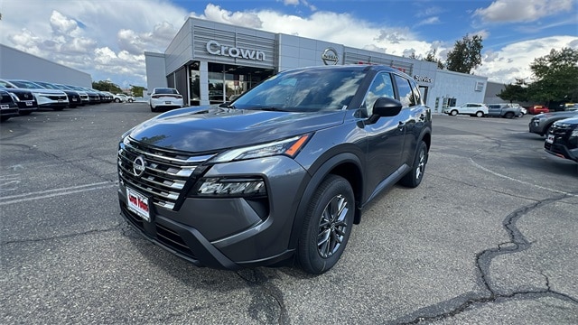 2026 Nissan Rogue S's photo