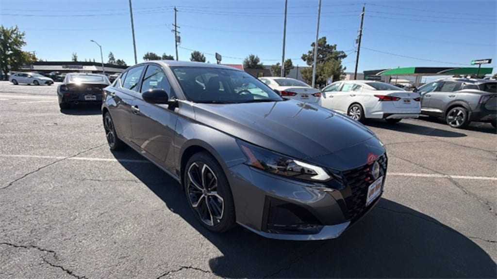 New 2025 Nissan Altima 2.5 SR Sedan