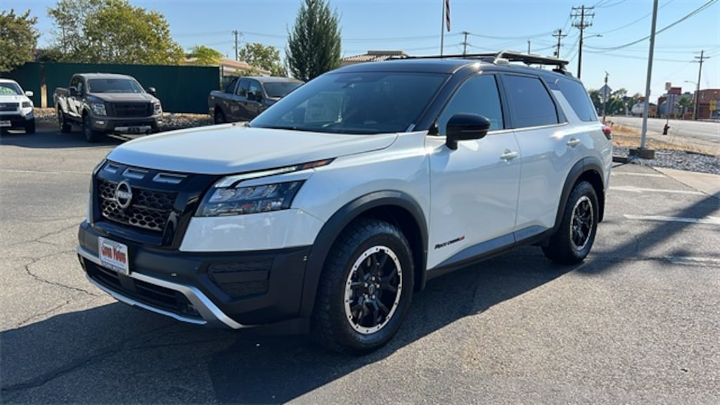 New 2024 Nissan Pathfinder For Sale at Crown Nissan VIN