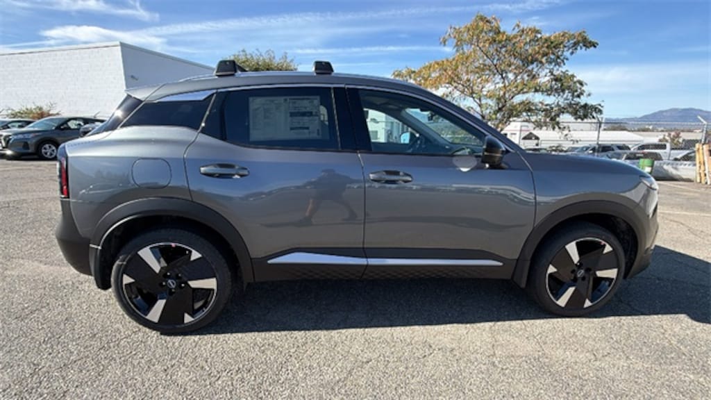 New 2026 Nissan Kicks SR SUV