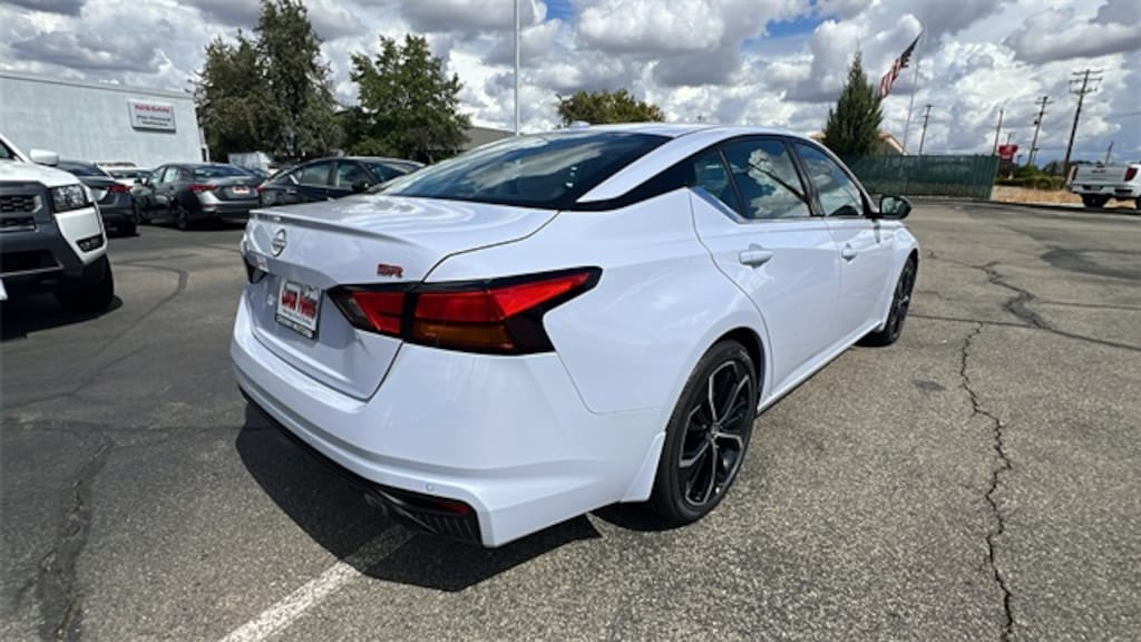 New 2025 Nissan Altima 2.5 SR Sedan
