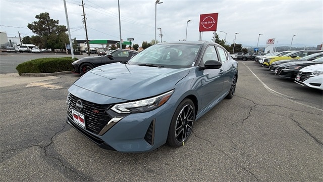 2025 Nissan Sentra SR's photo