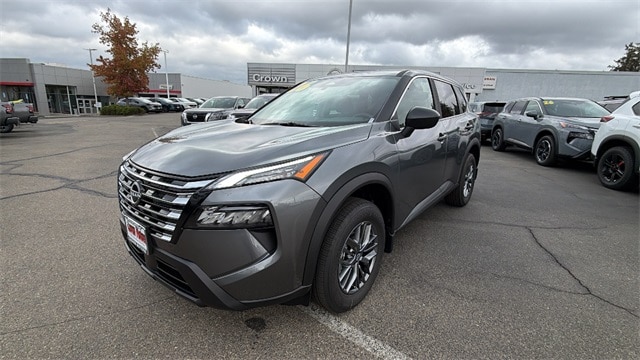 2026 Nissan Rogue S's photo