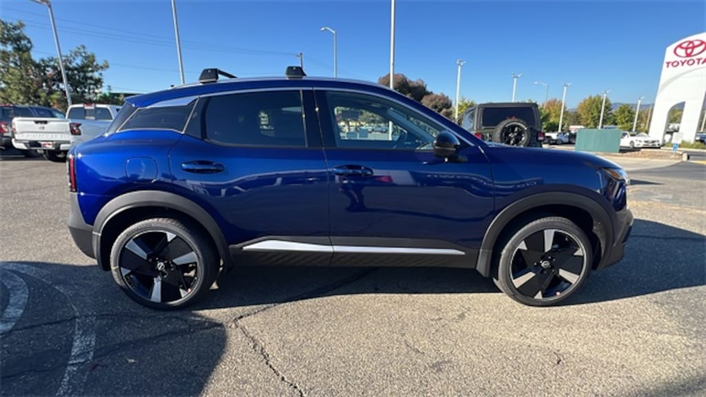 New 2026 Nissan Kicks SR SUV