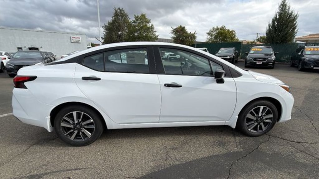 New 2025 Nissan Versa 1.6 S Sedan