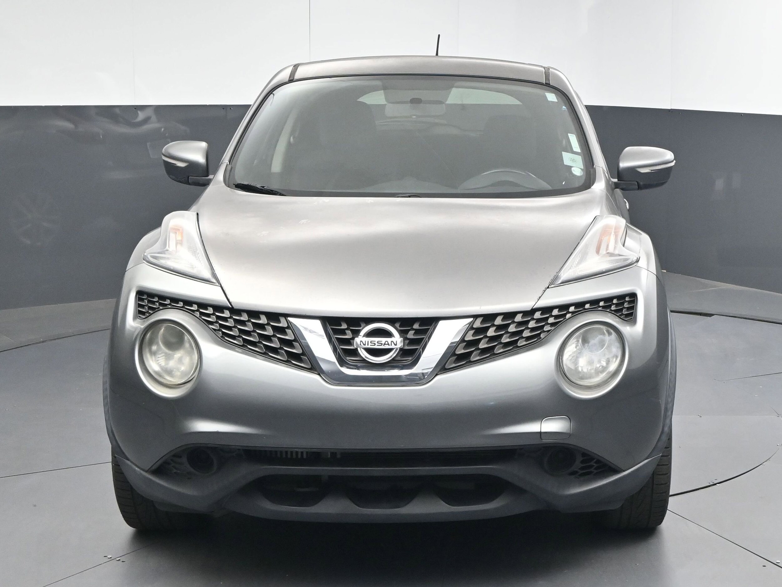 2015 Nissan Juke SV photo 2