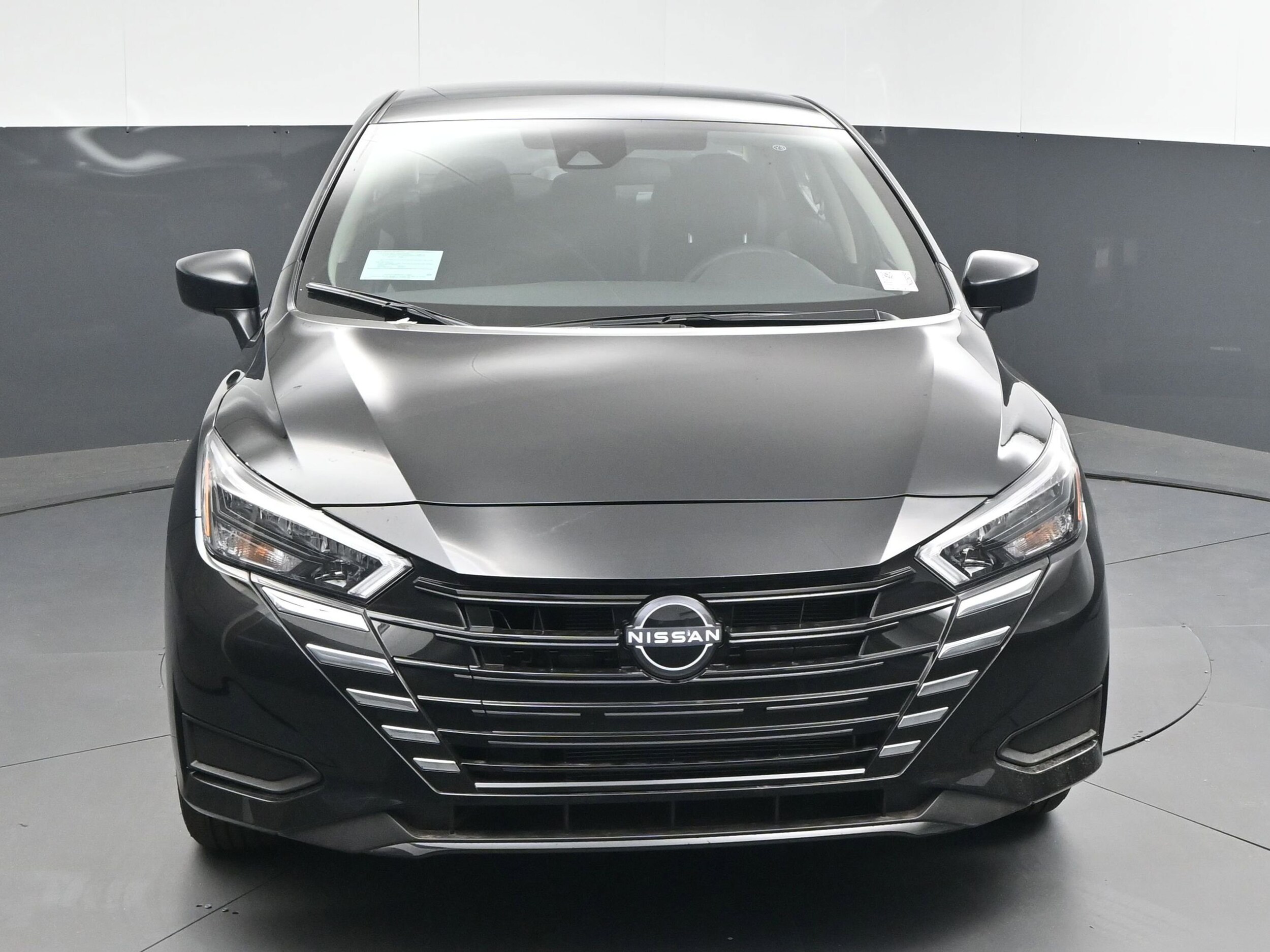 2025 Nissan Versa S photo 2
