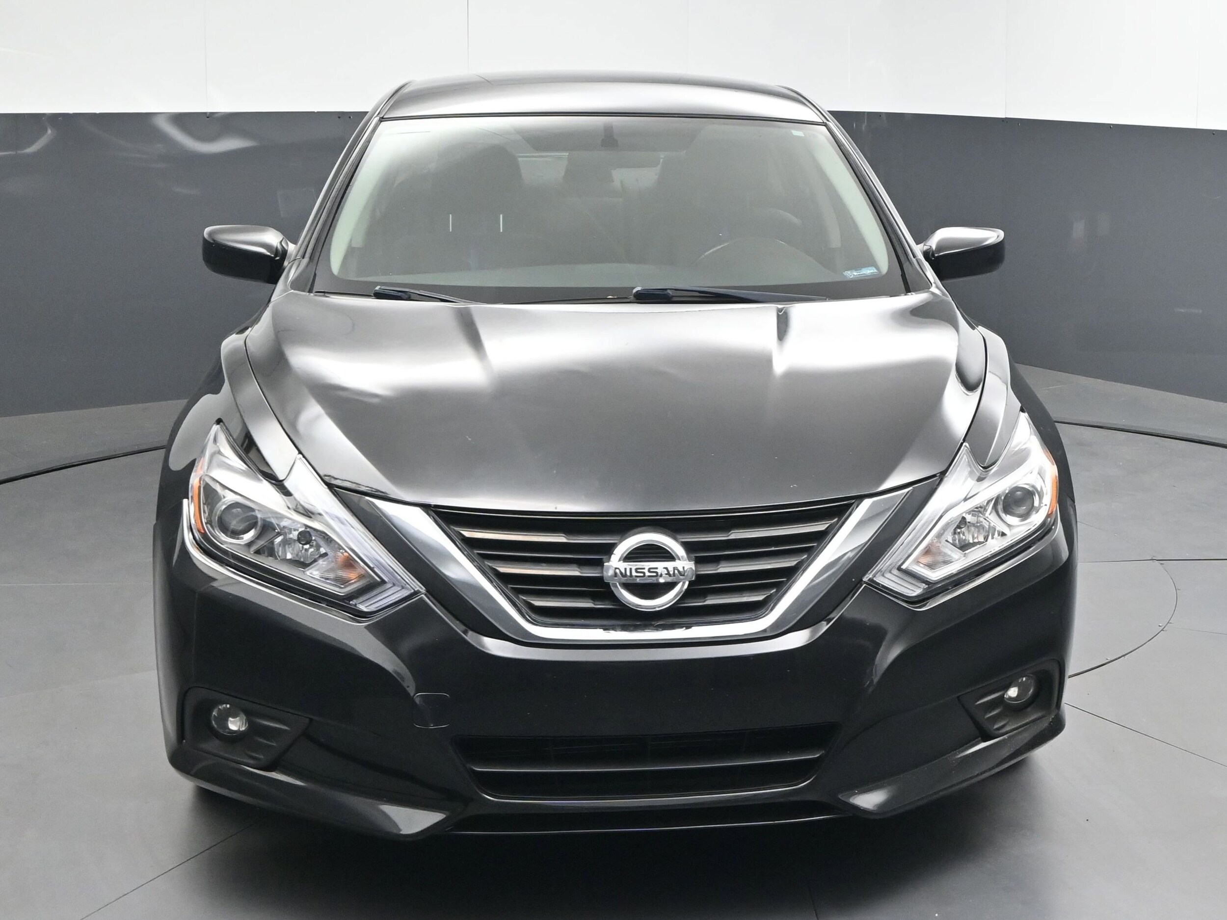 2018 Nissan Altima 2.5 SR photo 2