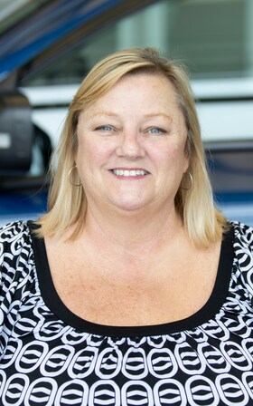 Staff member Kandis Nixon  from ID_553061e52820