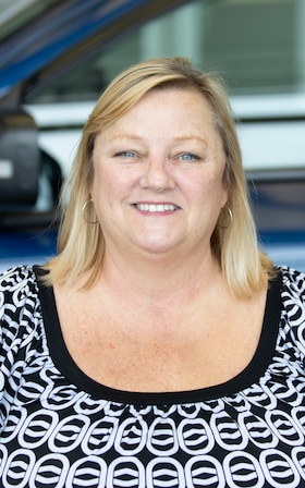Staff member Kandis Nixon from ID_553061e52820