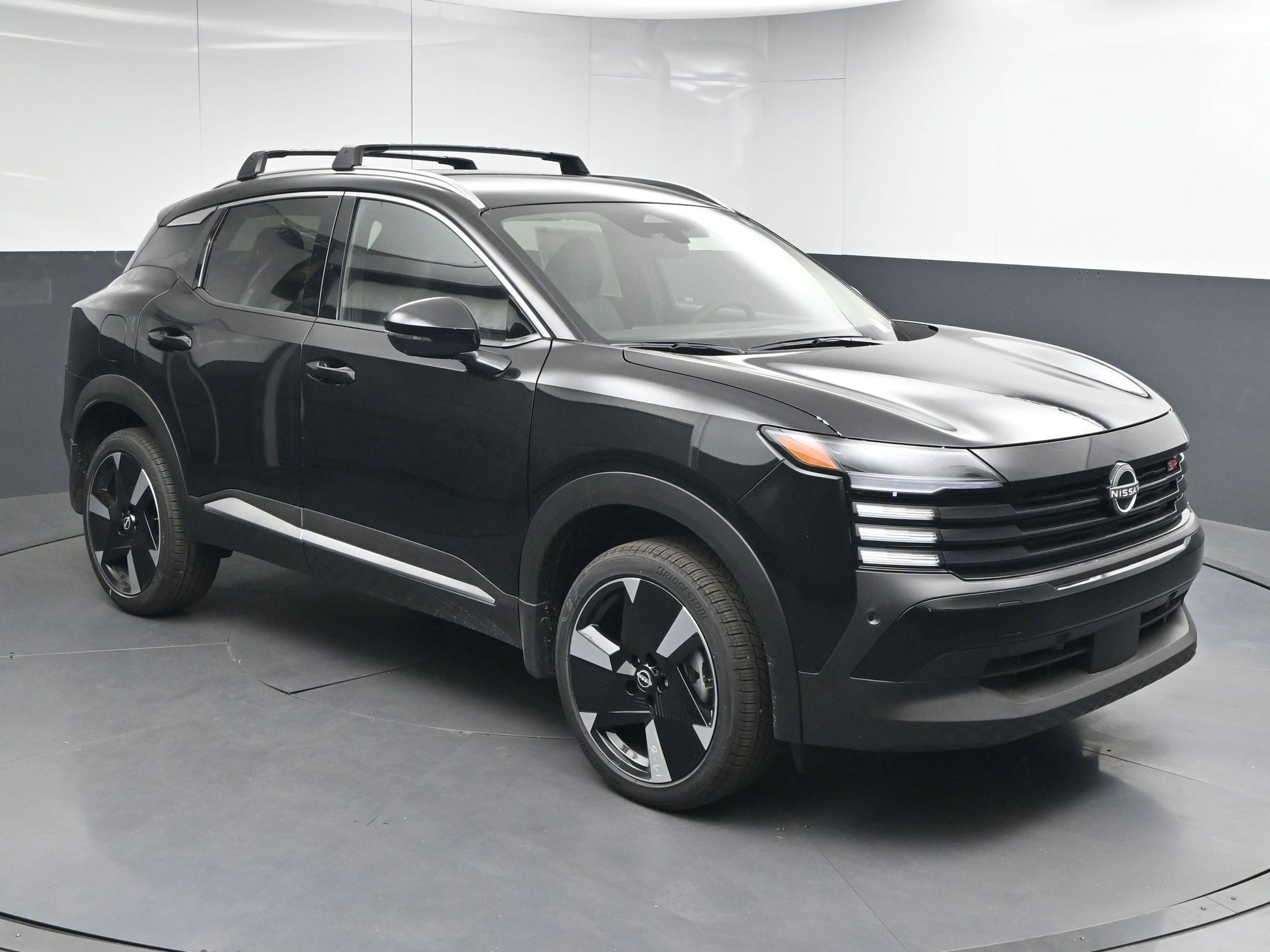 2026 Nissan KICKS SR's photo