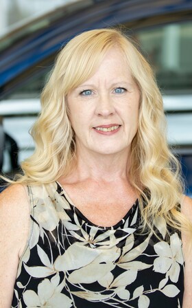 Staff member Laura McFarlane  from ID_e2db391cbc31