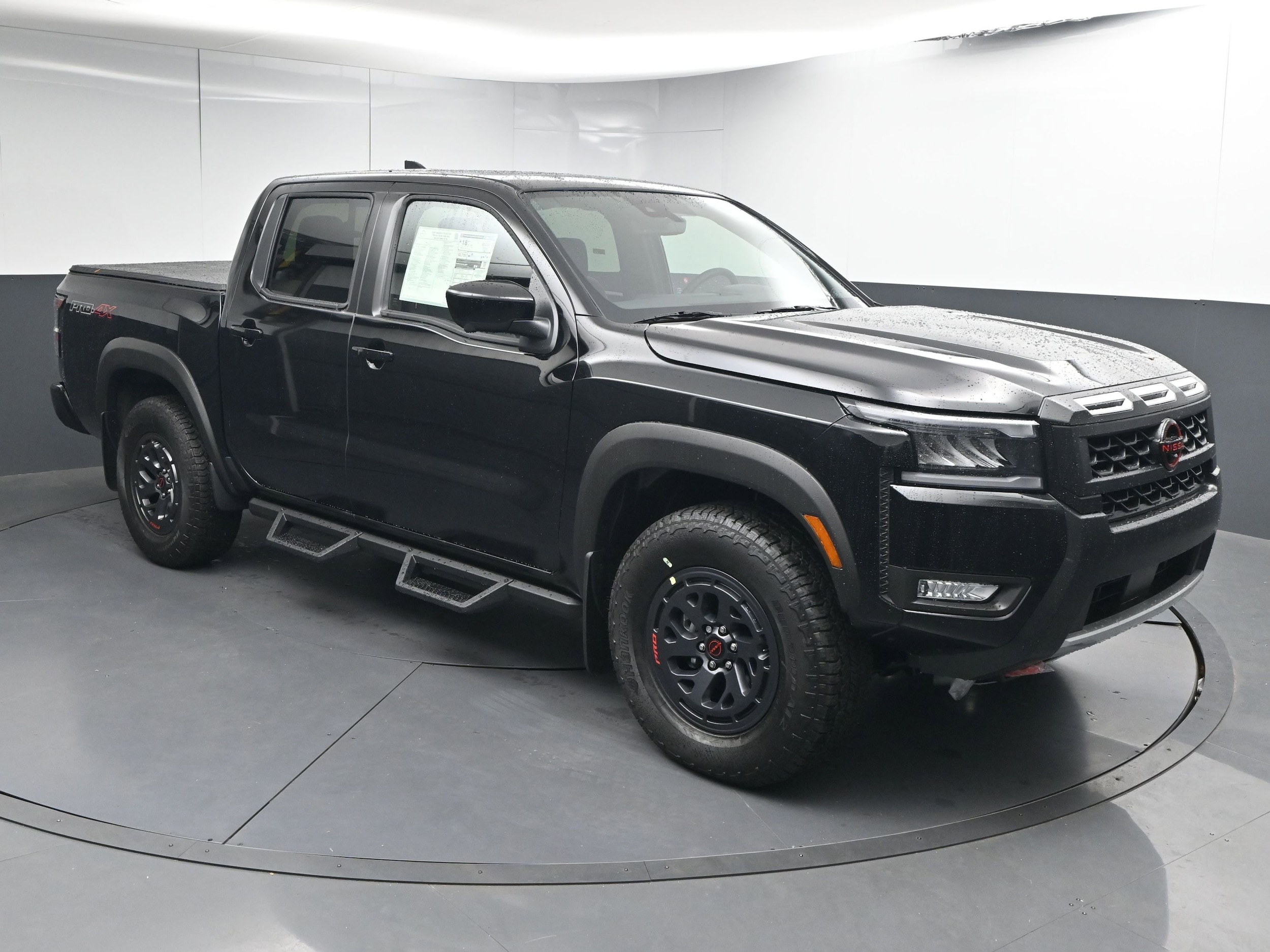 2026 Nissan Frontier PRO-4X's photo