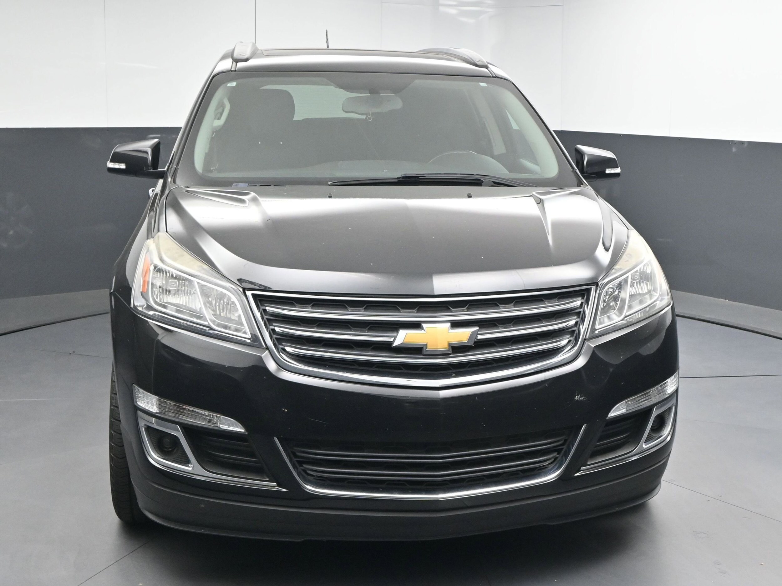 2016 Chevrolet Traverse 1LT photo 2