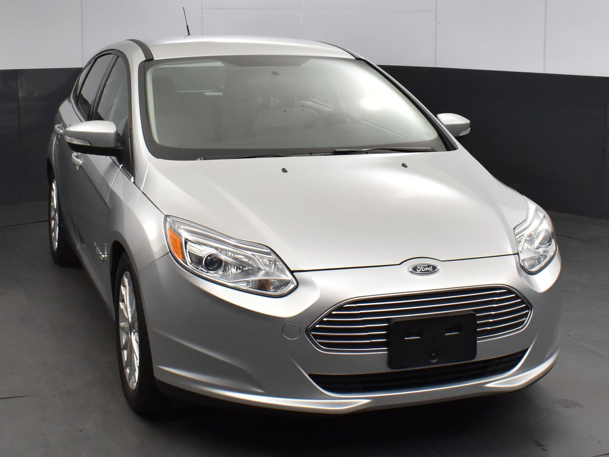 Used 2018 Ford Focus Electric with VIN 1FADP3R43JL296111 for sale in Greenville, SC