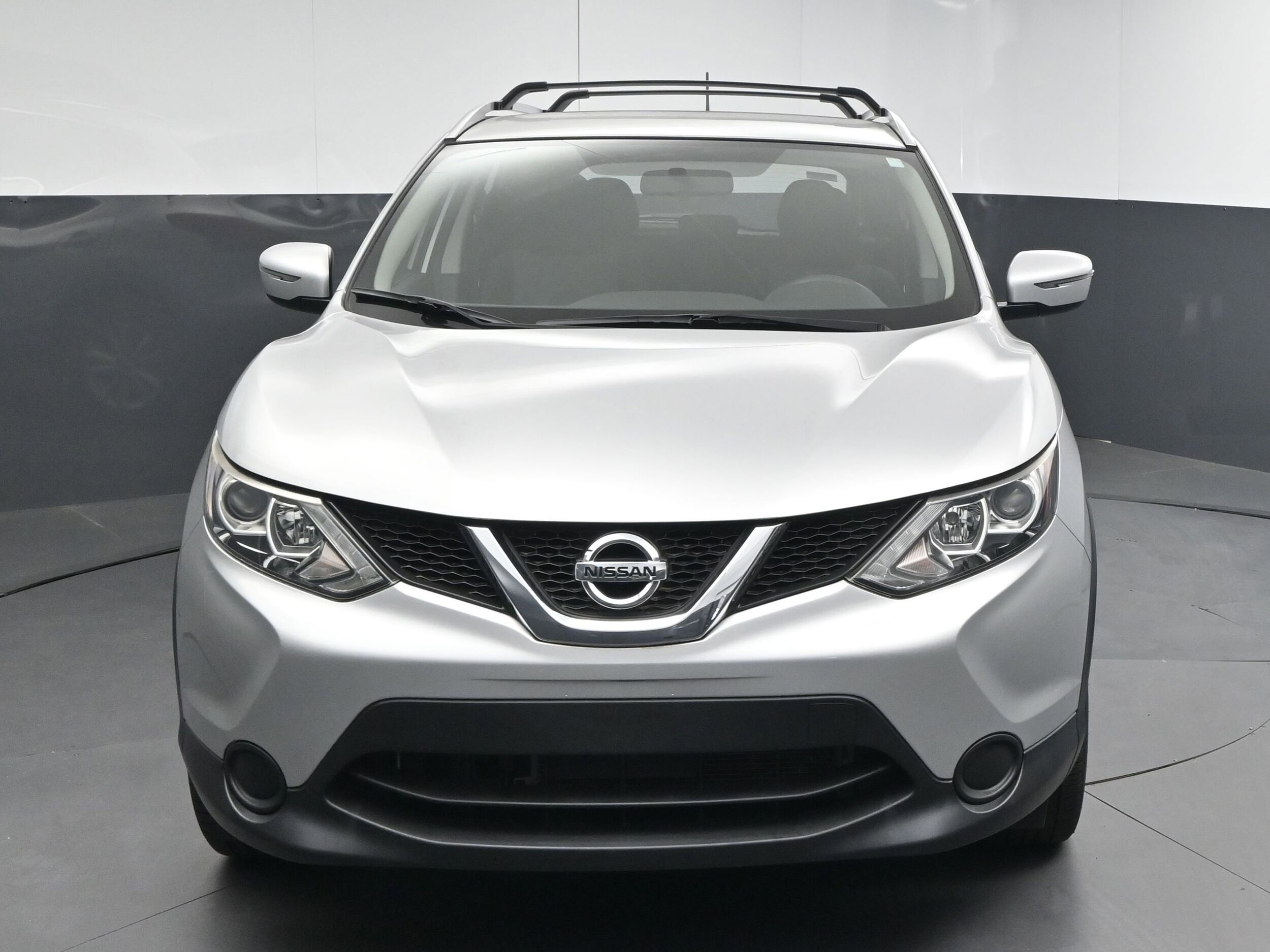 2017 Nissan Rogue Sport SV photo 2