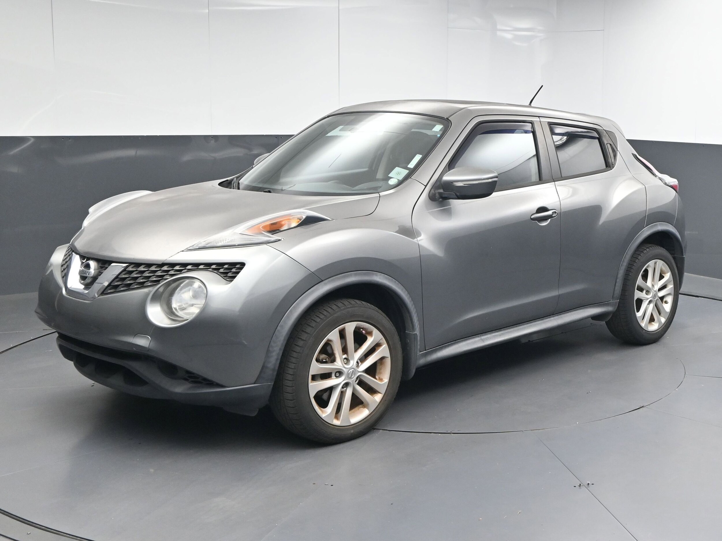 2015 Nissan Juke SV photo 4