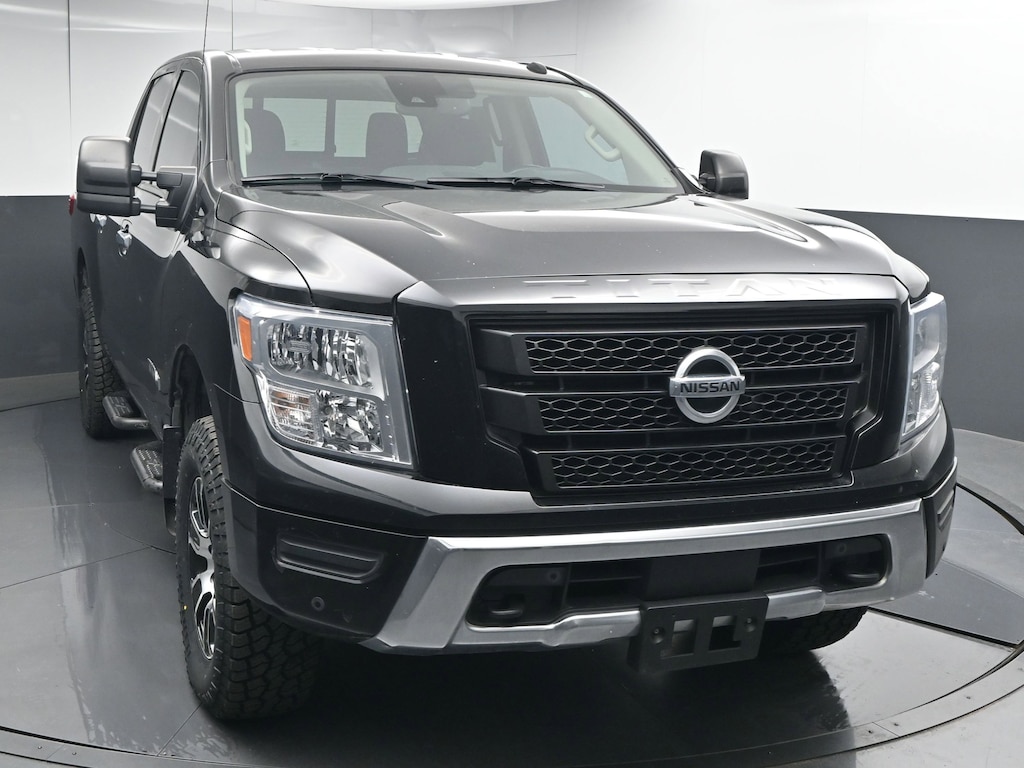 Used 2021 Nissan Titan SV Truck Crew Cab