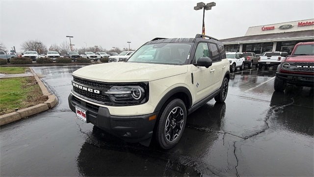 2025 Ford Bronco Sport Outer Banks's photo