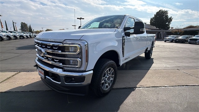 2026 Ford F-350 Super Duty Lariat's photo