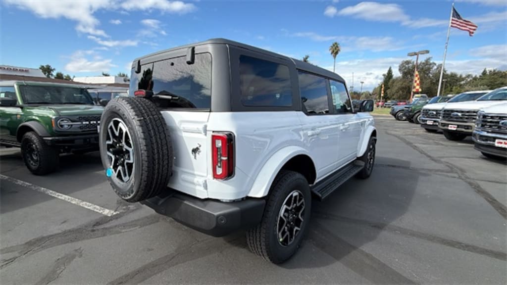 New 2025 Ford Bronco Outer Banks SUV