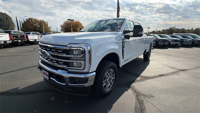 2026 Ford F-350 Super Duty Lariat's photo