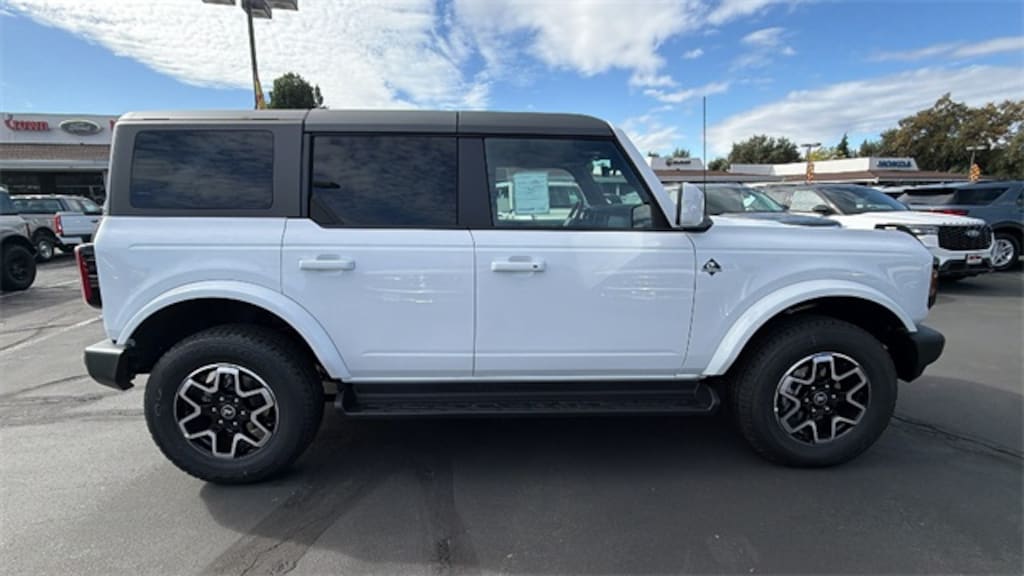 New 2025 Ford Bronco Outer Banks SUV