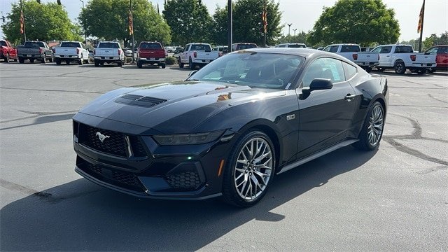 2025 Ford Mustang Coupe 