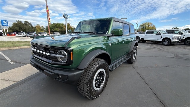 2025 Ford Bronco 4-Door Outer Banks's photo