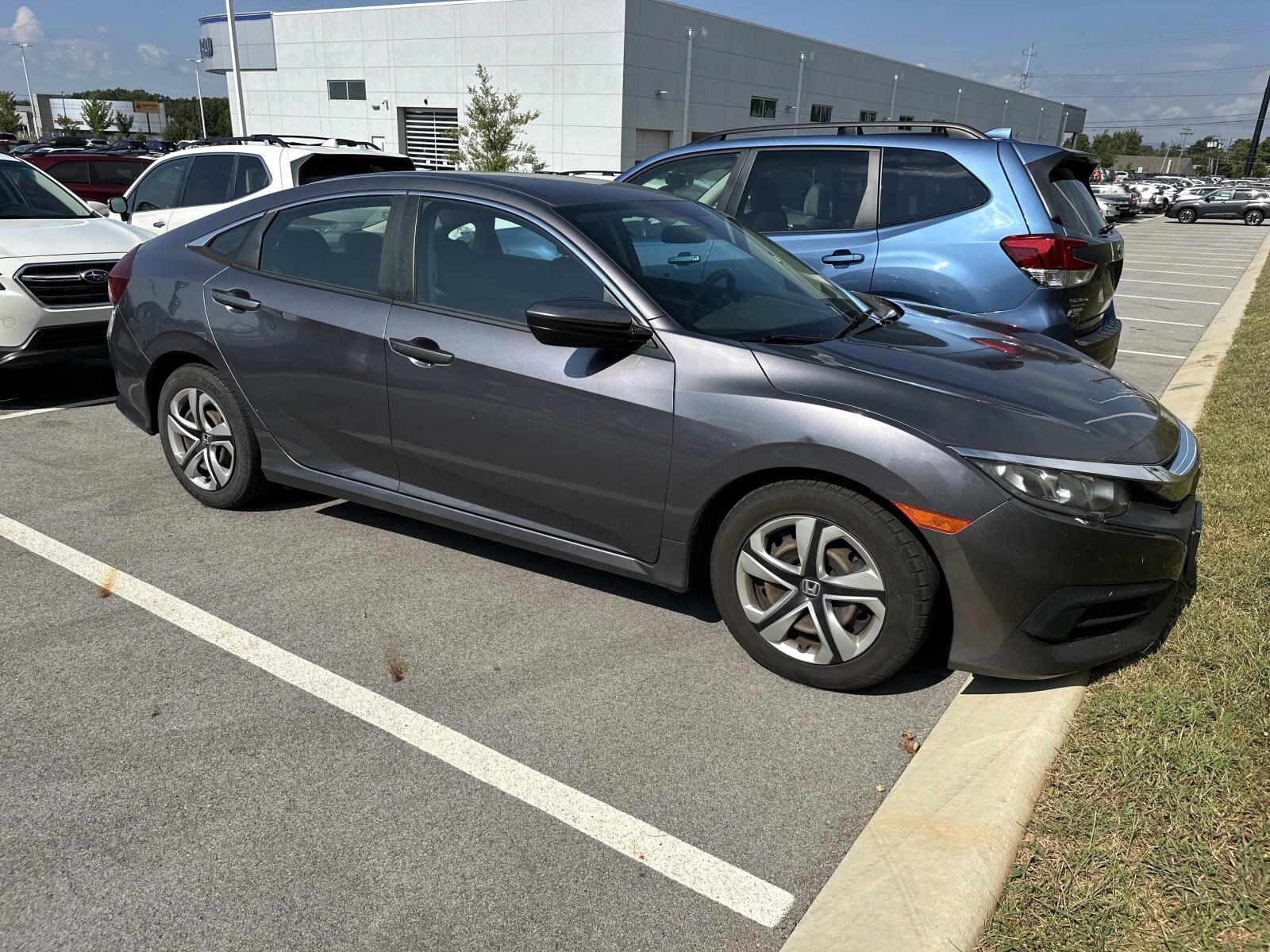 2017 Honda Civic LX photo 3