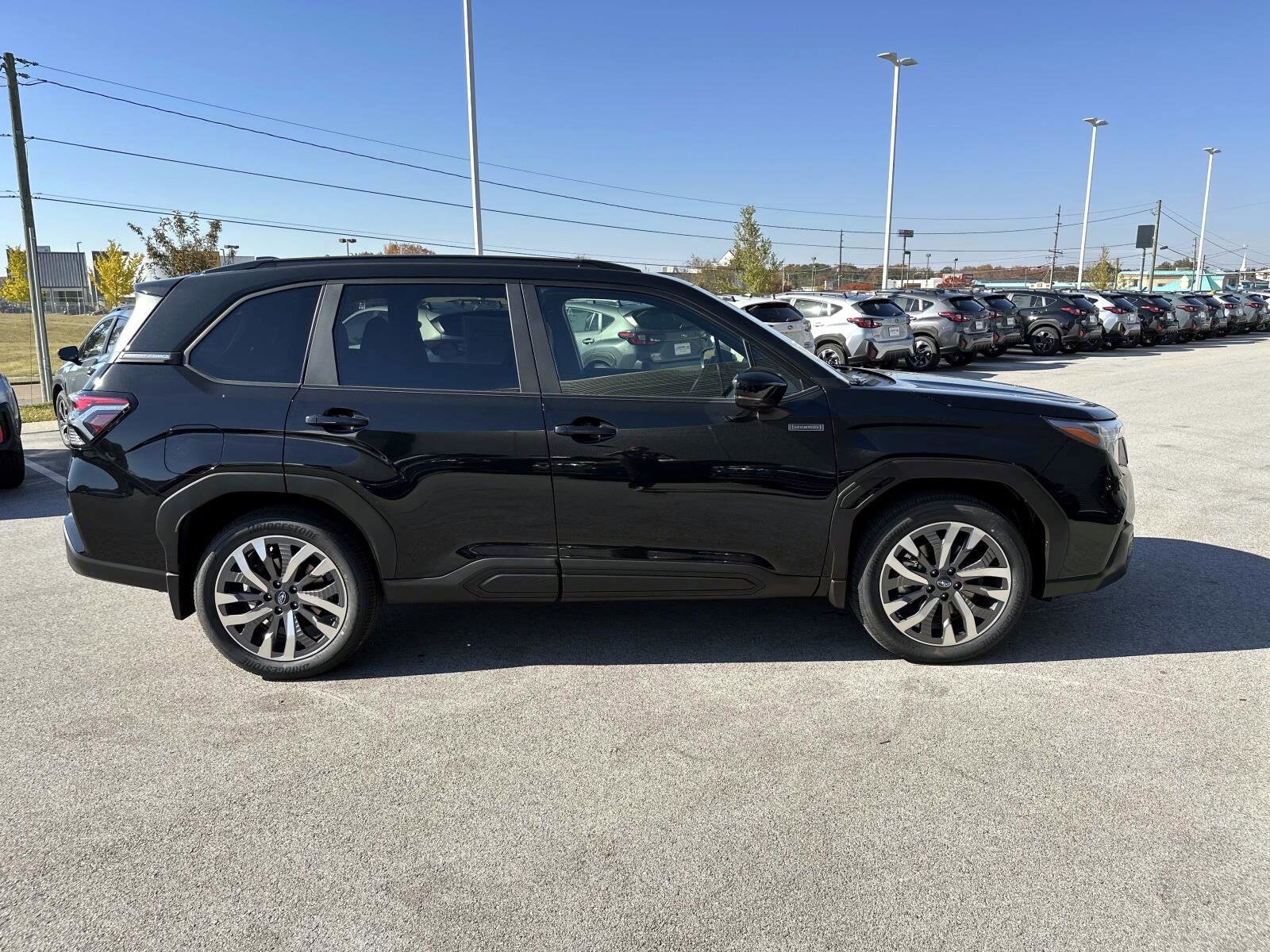 2025 Subaru Forester Touring photo 2