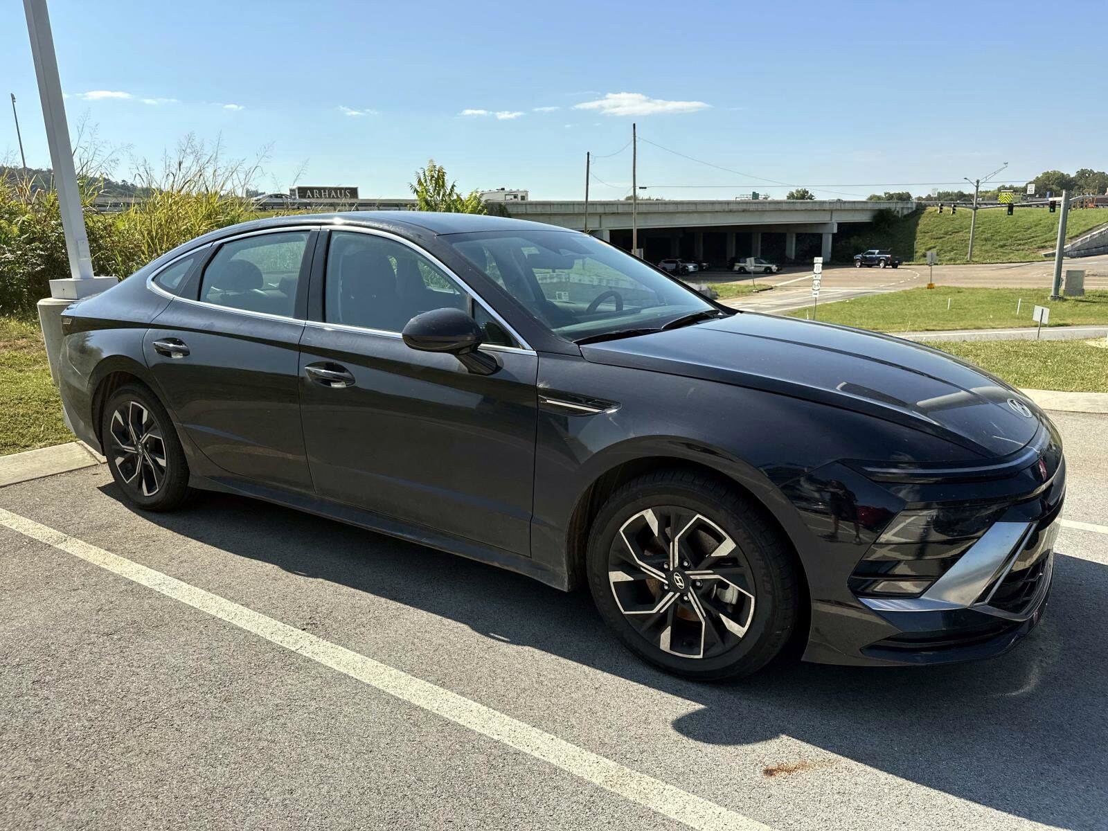 2024 Hyundai Sonata SEL photo 2