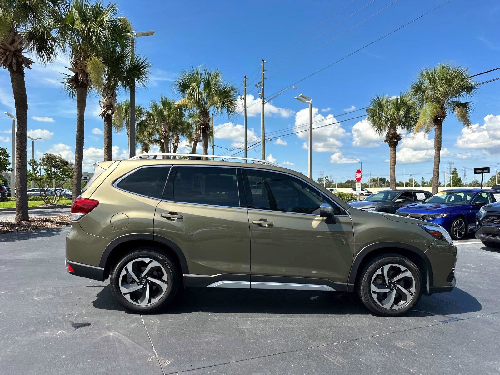 2023 Subaru Forester Touring photo 3