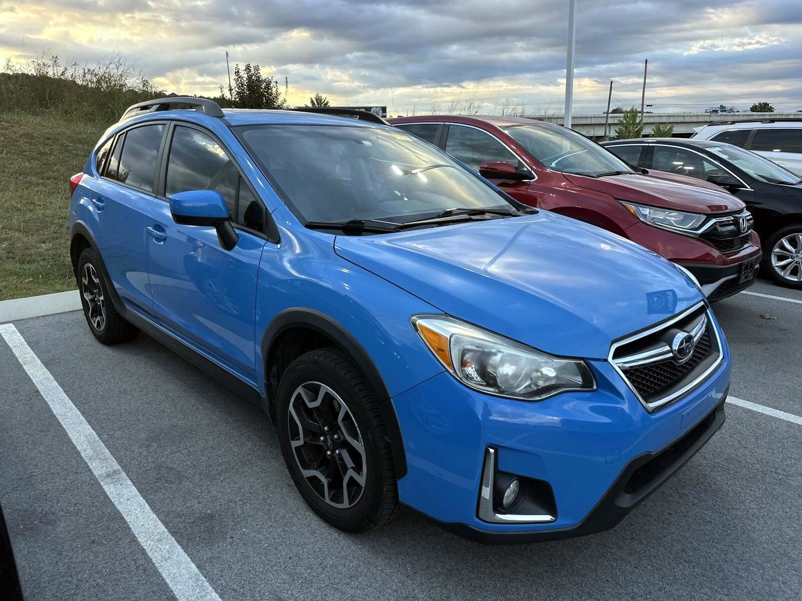 2017 Subaru Crosstrek 2.0i Premium photo 3