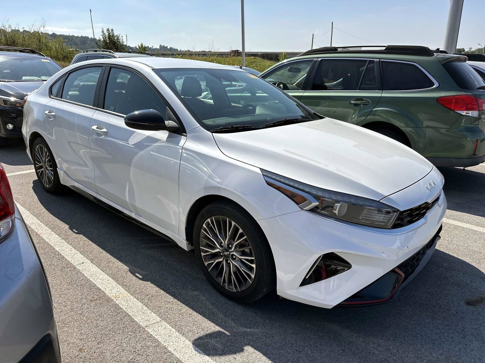 2022 Kia Forte GT-Line photo 3