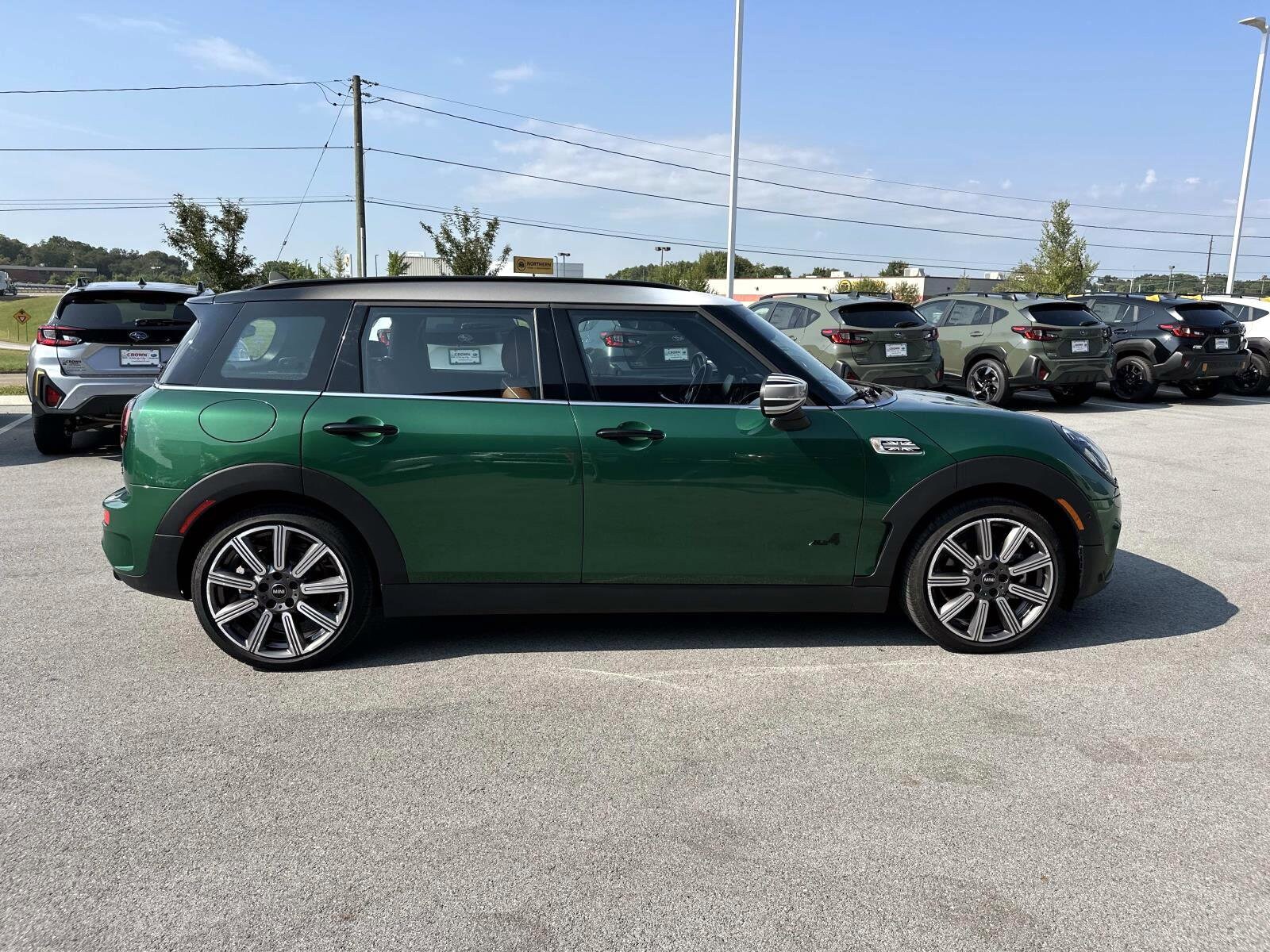 2023 Mini Clubman Base S ALL4 photo 3